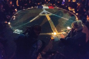 Paris Attack Memorial. Photo by Amber McDonald (CC BY 2.0)