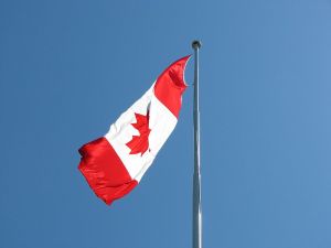 800px-canadian_flag_on_flagpole